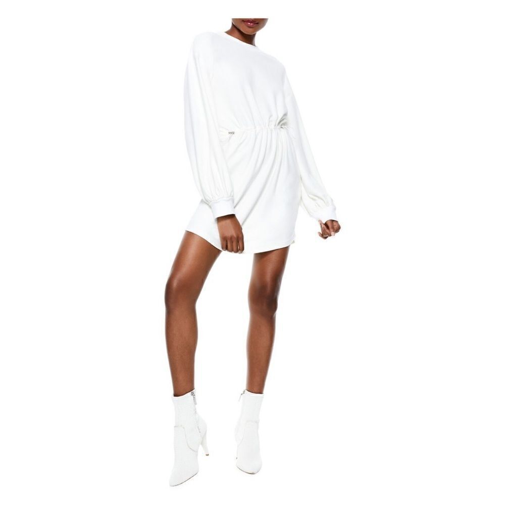 Alice + Olivia
Heeda Dropped-Shoulder Toggle Dress - Picture 2 of 7